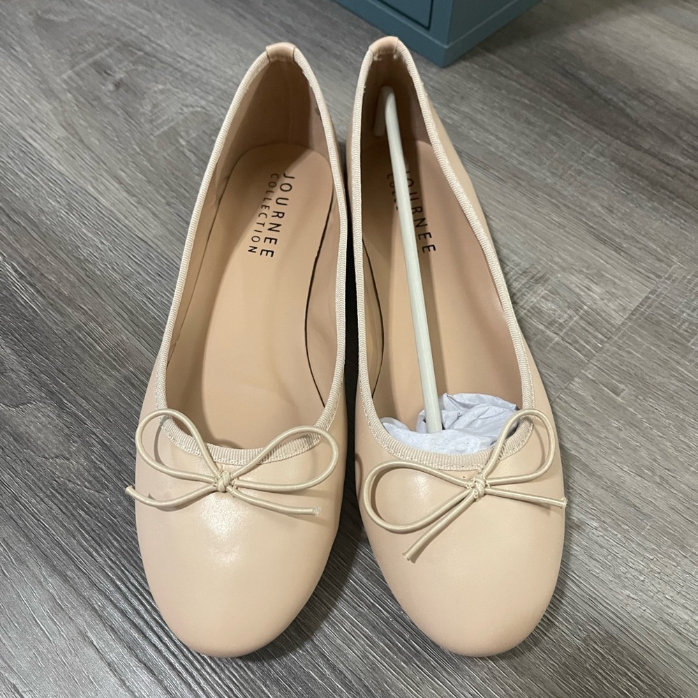 SALE! Journee flats